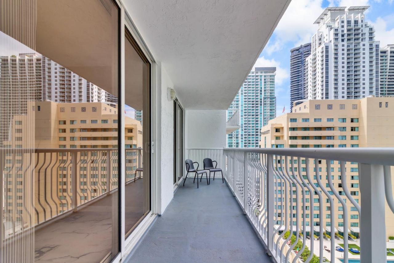 The Club At Brickell Bay Luxury Suites Miami Exterior foto